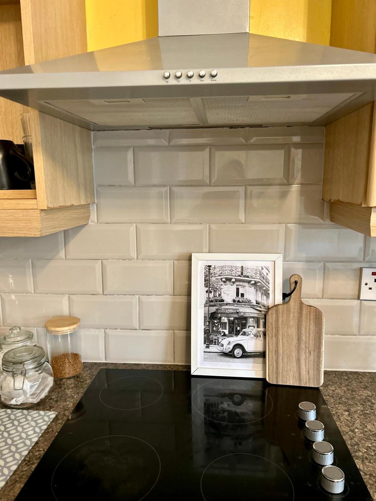 Modern 2 Bed Apartment With Free Parking And Netflix Dawley Extérieur photo